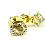 Stud Bubble Earring features